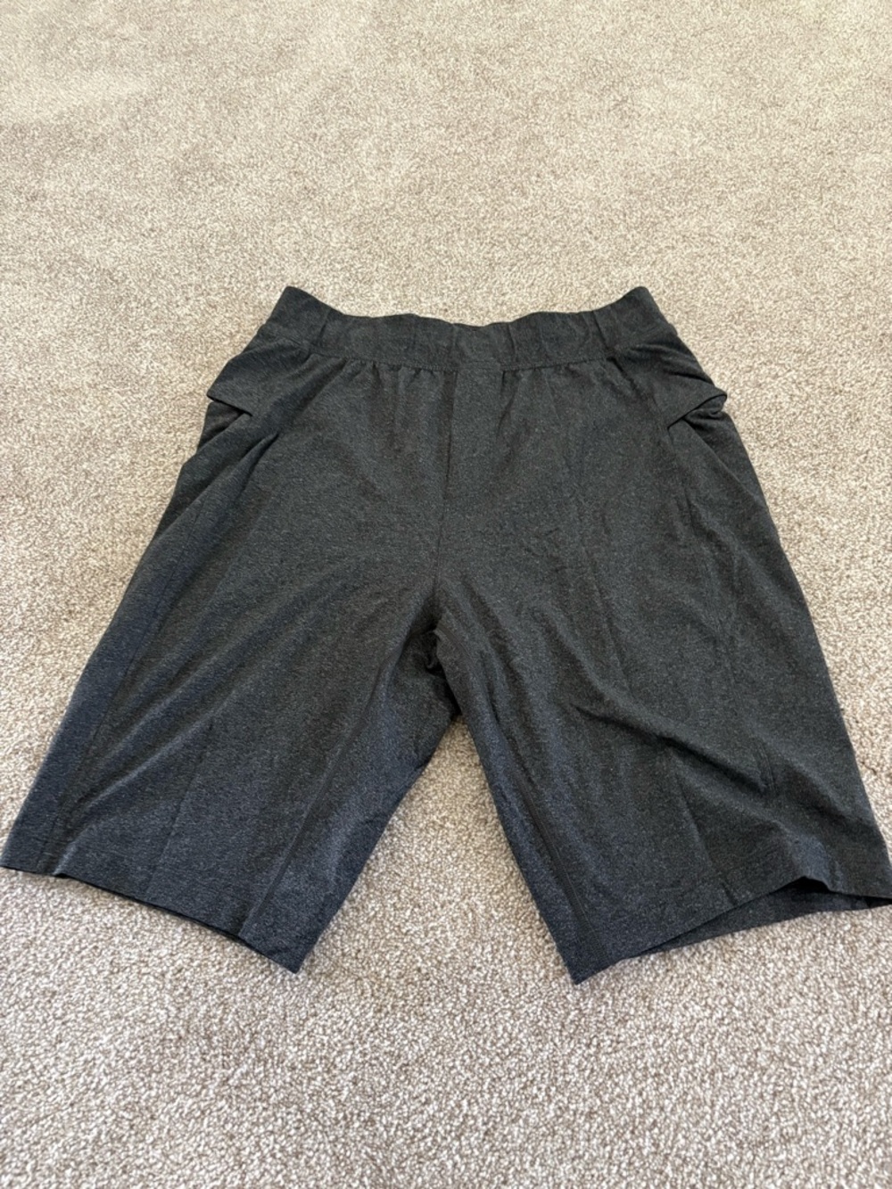 Lululemon men Yoga shorts size L